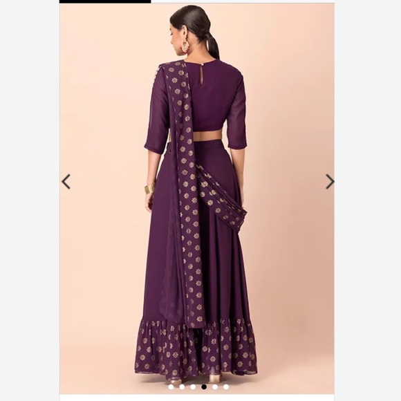 Sangria Foil Ruffled Pre-Stitched Saree WITH Blouse - Picture 2 of 13